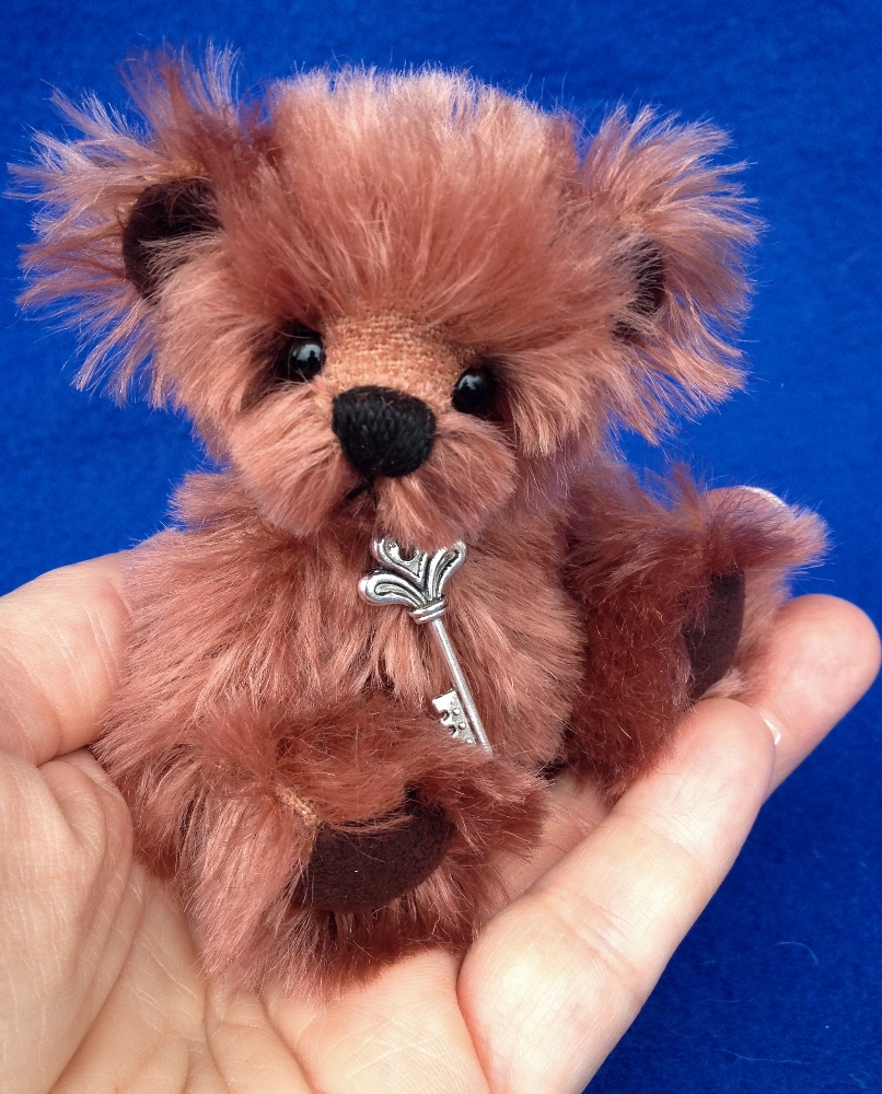 Rusty - Miniature artist teddy bear by Laura Lynn