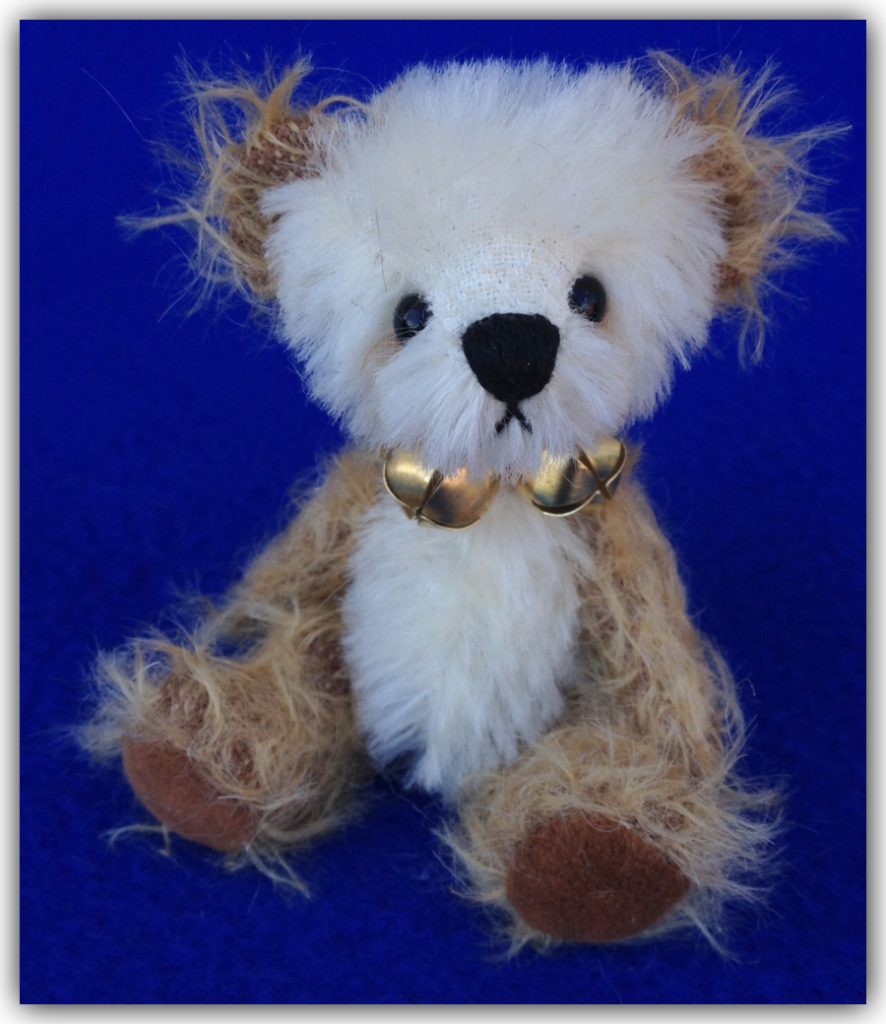 Miniature Artist Panda Bear - Chi Chi