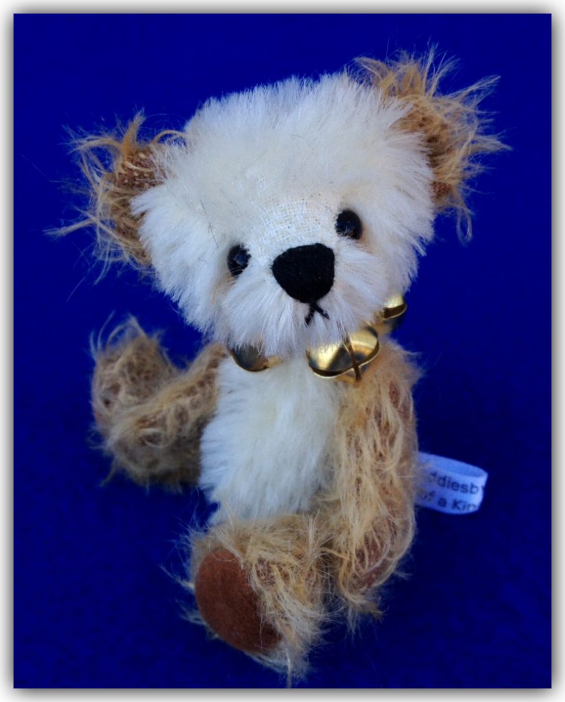 Miniature Artist Panda Bear - Chi Chi
