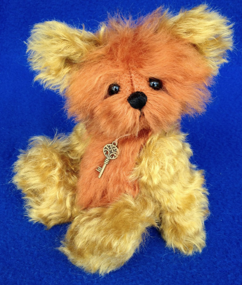 Aspen - mohair artist teddy bear by Teddies by Laura Lynn