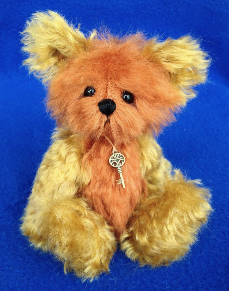 Aspen - mohair artist teddy bear by Teddies by Laura Lynn