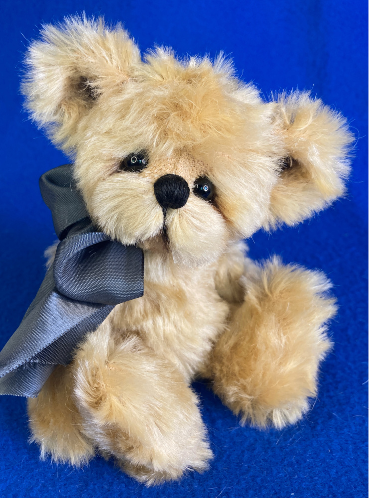 Max - Mohair Artist Teddy Bear by Laura Lynn 1