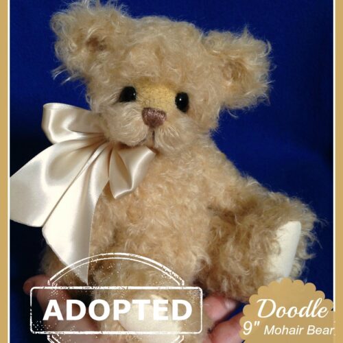 Doodle:  9" Mohair Artist Bear - SOLD
