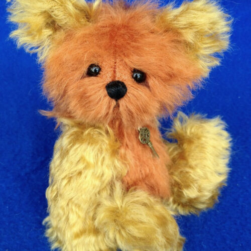 Aspen - mohair artist teddy bear by Teddies by Laura Lynn