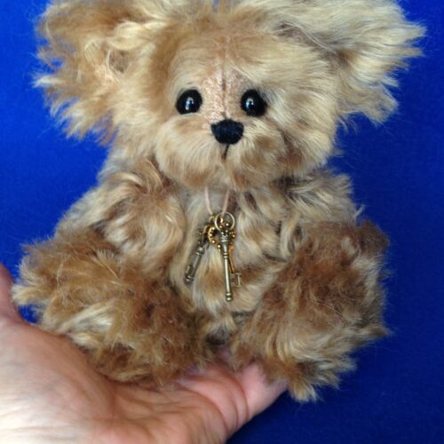 Fuzzy - Artist mohair teddy bear -