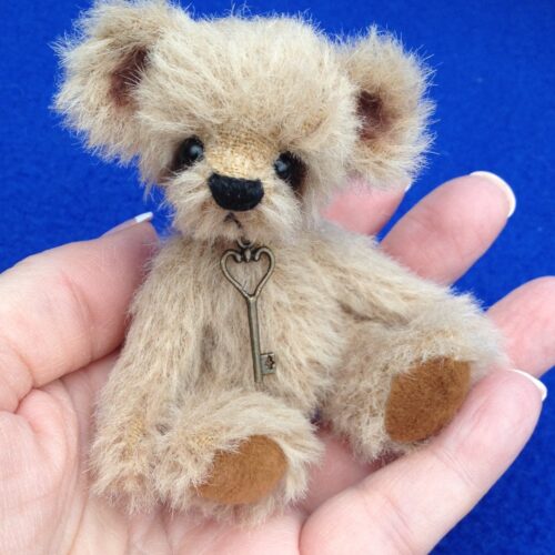 Duke - miniature artist teddy bear by Laura Lynn
