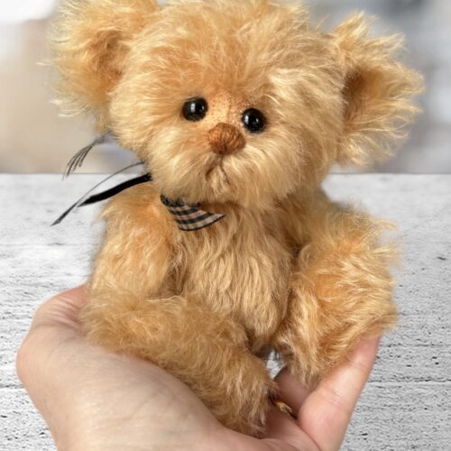 Noodle - mohair artist teddy bear by Laura Lynn