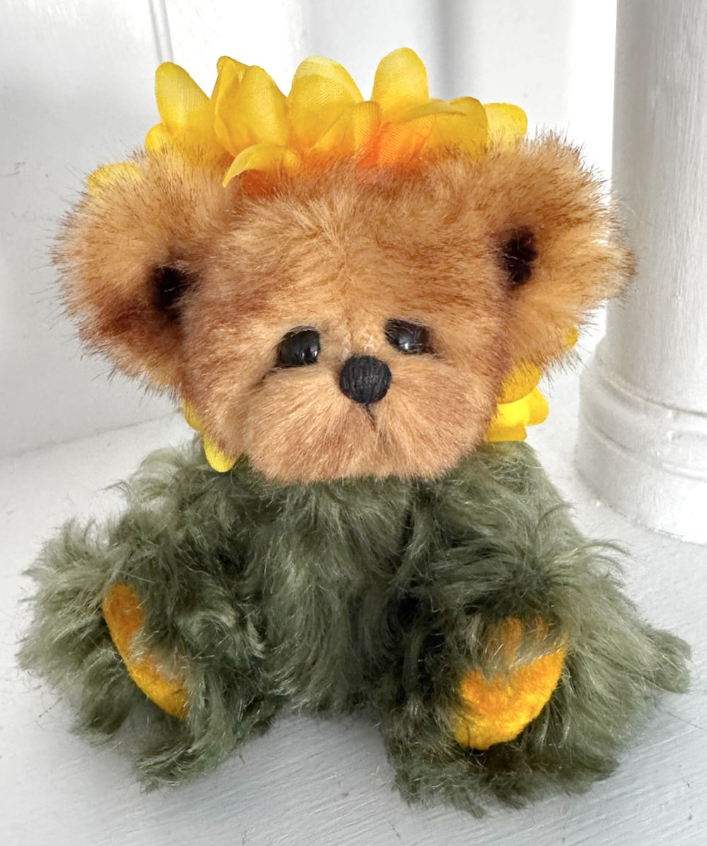 Blossom - Miniature Flower Teddy Bear